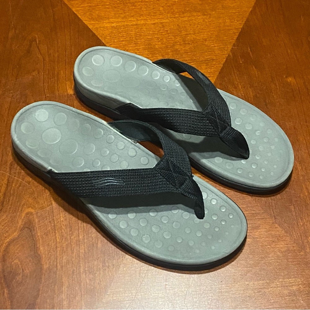 Orthaheel Wave Men’s Flip Flop Sandals Black Gray Size 7 (Q)